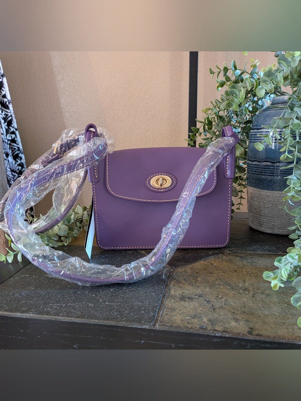 NWT! Dooney & Bourke Smooth  Leather Crossbody in AMETHYST
